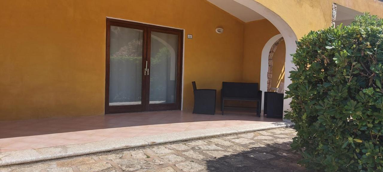 Domus Liscia Di Vacca Aparthotel Ngoại thất bức ảnh